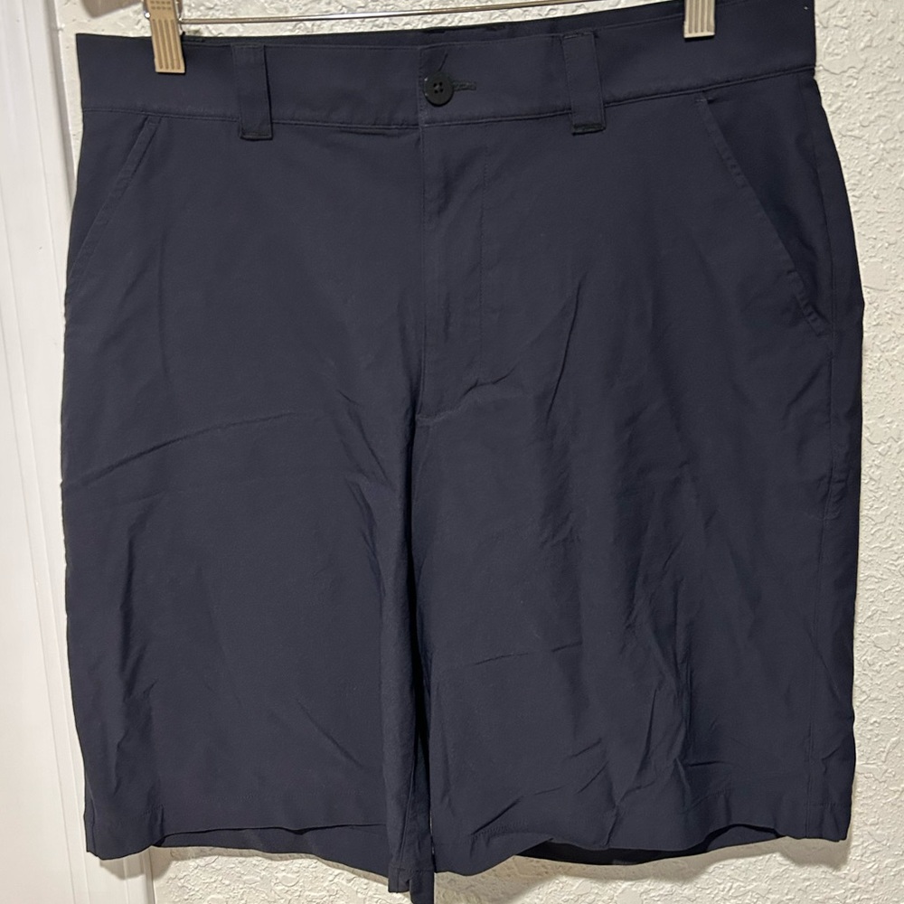 Under Armour mens size 34 shorts.  They are a very dark gray almost black shorts